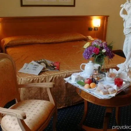 Hotel Vecchia 4*