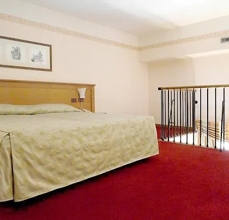 Hotel Vecchia 4*
