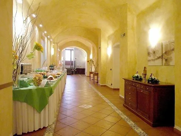 Отель Vecchia 4*